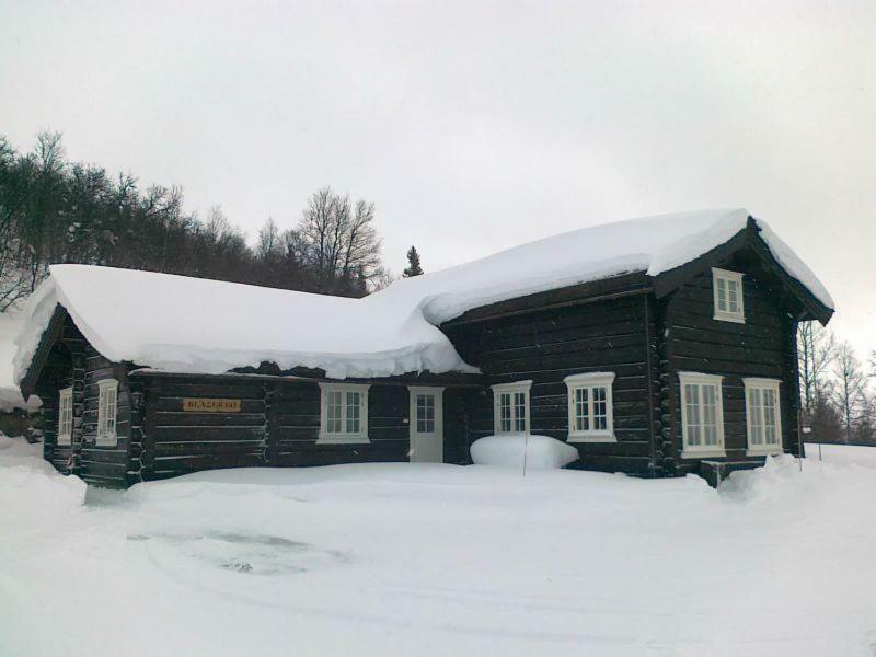 Blazerbu Four-Bedroom Chalet Myro Exterior photo